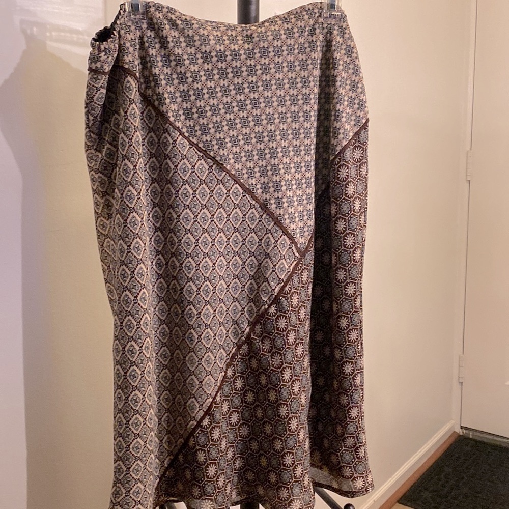 Super cute skirt! Lined and flattering SZ 14 Style & Co